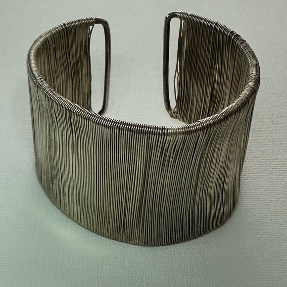 Hollywood Sensation Silver Wire Cuff - Picture 1 of 4